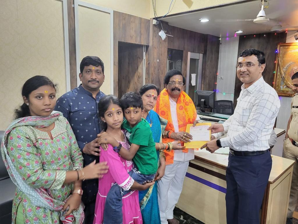 షిర్డీ సాయి నాధుని ఆశీస్సులు అందుకున్న మాజీమంత్రి శిద్దా దంపతులు