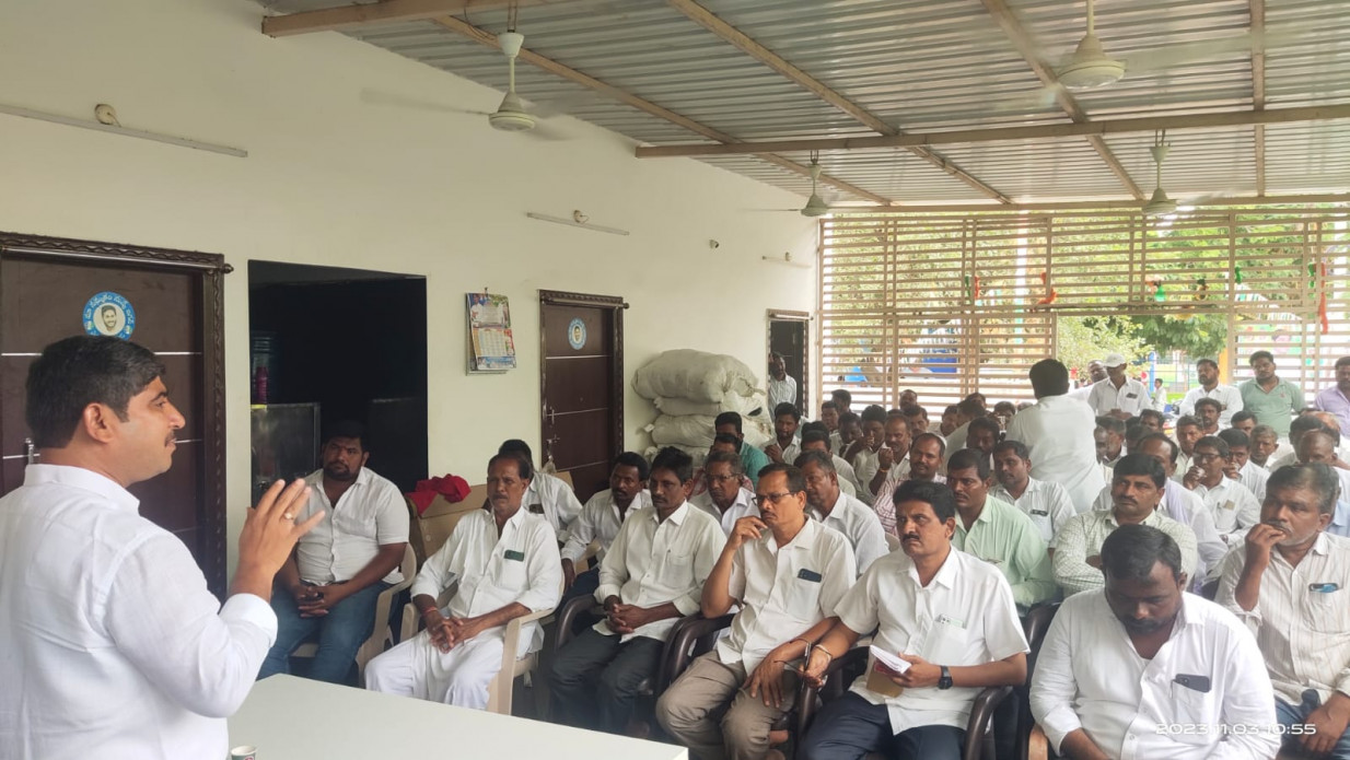 సామాజిక బస్సు యాత్ర పై ఎమ్మెల్యే కేపీ సమీక్ష