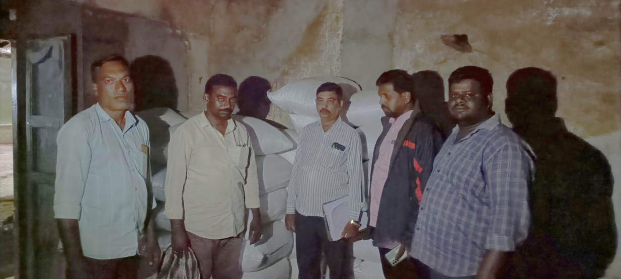 అక్రమంగా నిల్వ ఉంచిన బియ్యం పట్టివేత
