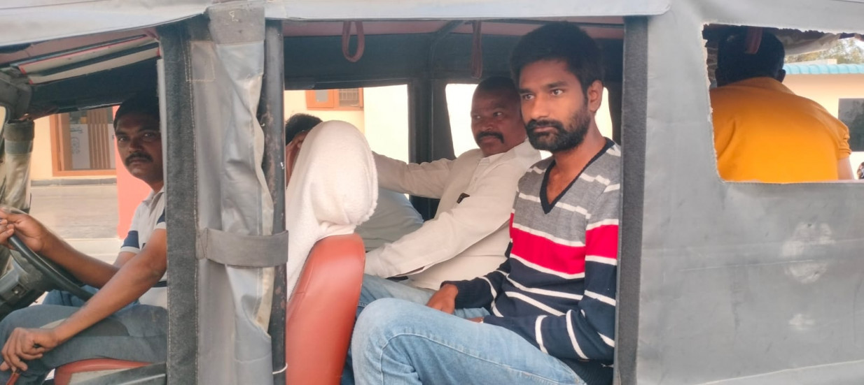 పోలీసుల నిర్భంధంలోనే బీజేపీ నాయకులు