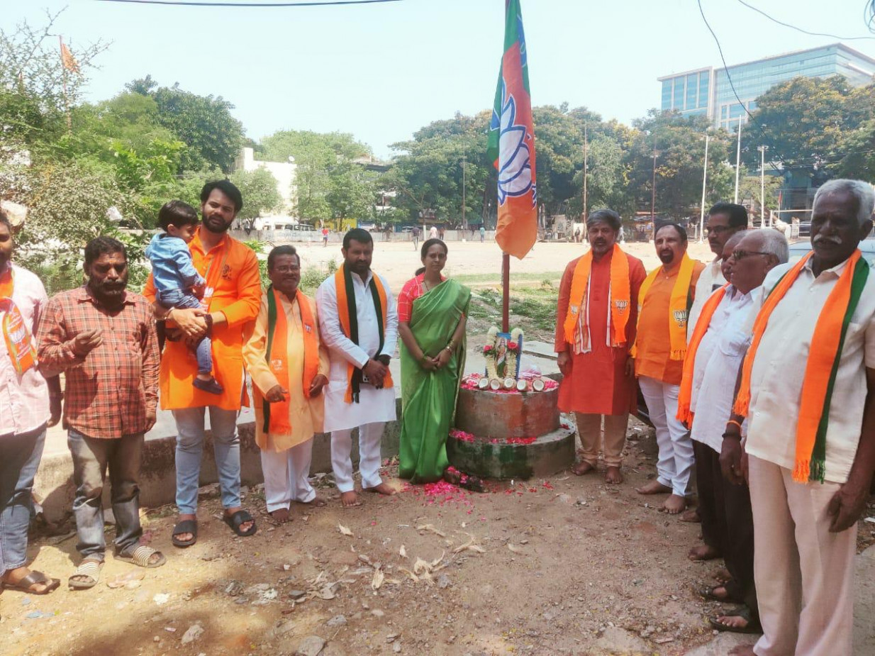 బీజేపీ జెండాను ఆవిష్కరించడం పూర్వజన్మ సుకృతంగా భావిస్తున్నా : డాక్టర్ ఏలూరి