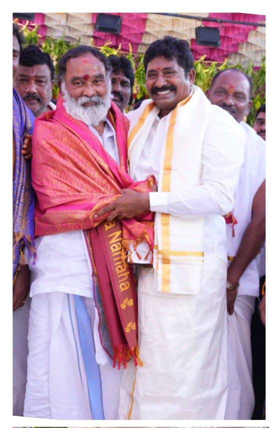 ఒకే వేదిక పైన మాజీ ఎమ్మెల్యే... ఎమ్మెల్యే